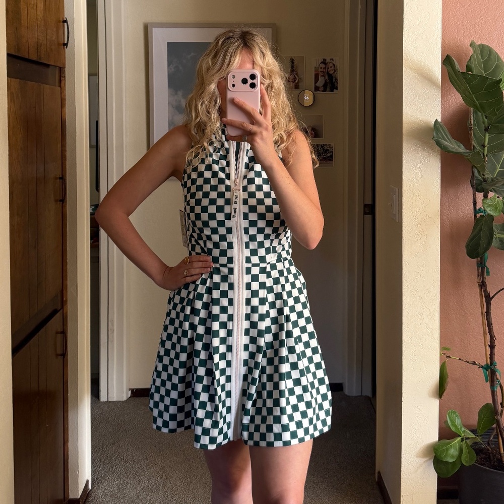 NWT Erin Dress Fore All Size M
